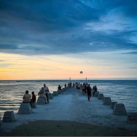 Executives Pantai Seaview Batu Ferringhi 2704 - 2 Bedrooms 외부 사진